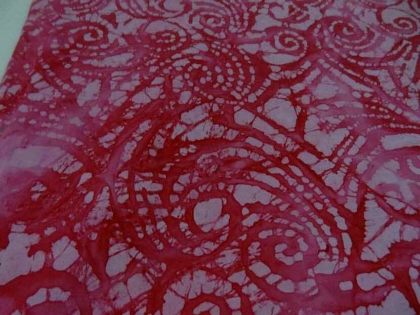 batik motif en camaïeu de rose motifs fossile