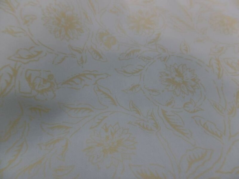 coton blanc casse imprime fleurs jaune 5 coton blanc cassé imprimé fleurs jaune paille