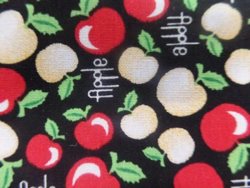 coton popeline noire imprime liberty motifs petite pomme rouge4 coton popeline noire imprime liberty motifs petite pomme rouge