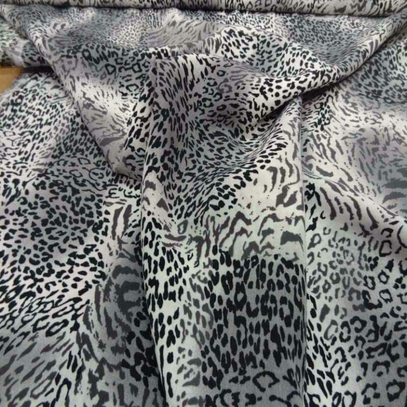 coupon de microfibre imprime style leopard gris noir 1.70m coupon de microfibre imprimé style léopard gris