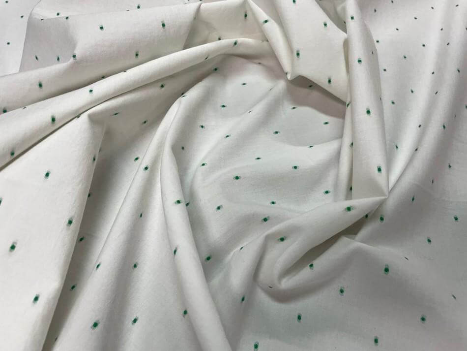 Dupions de coton blanc brodés vert