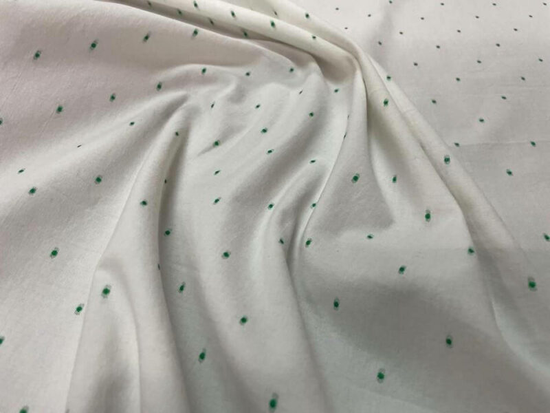 dupions de coton blanc a motifs brodes vert0 Dupions de coton
