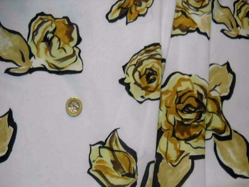 jersey polyester blanc imprimé rose ton beige jaune
