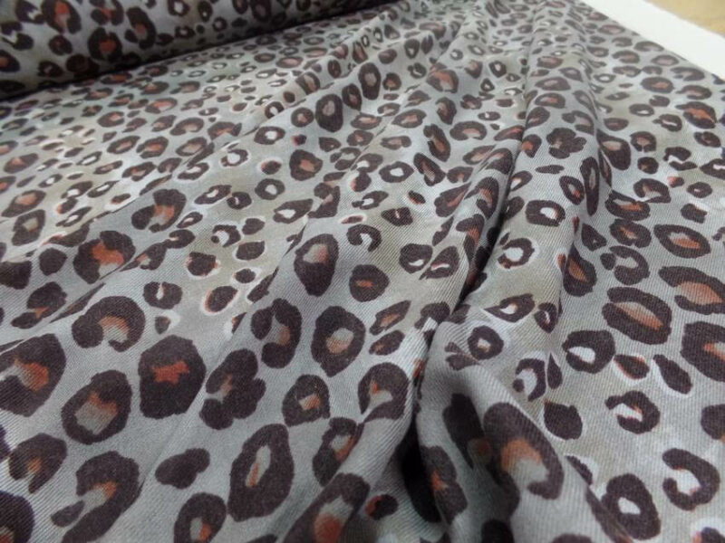 laine legere ton gris taupe marbre imprime leopard4 laine légère gris taupe imprimé leopard