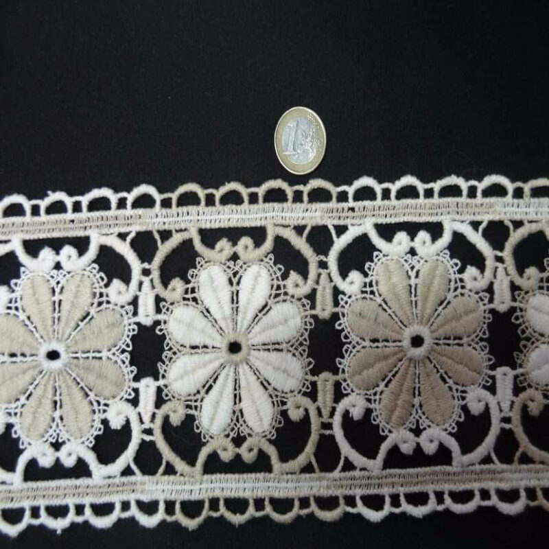 macrame blanc casse beige aspect coton motifs fleurs en 11cm7 macramé blanc cassé beige aspect coton