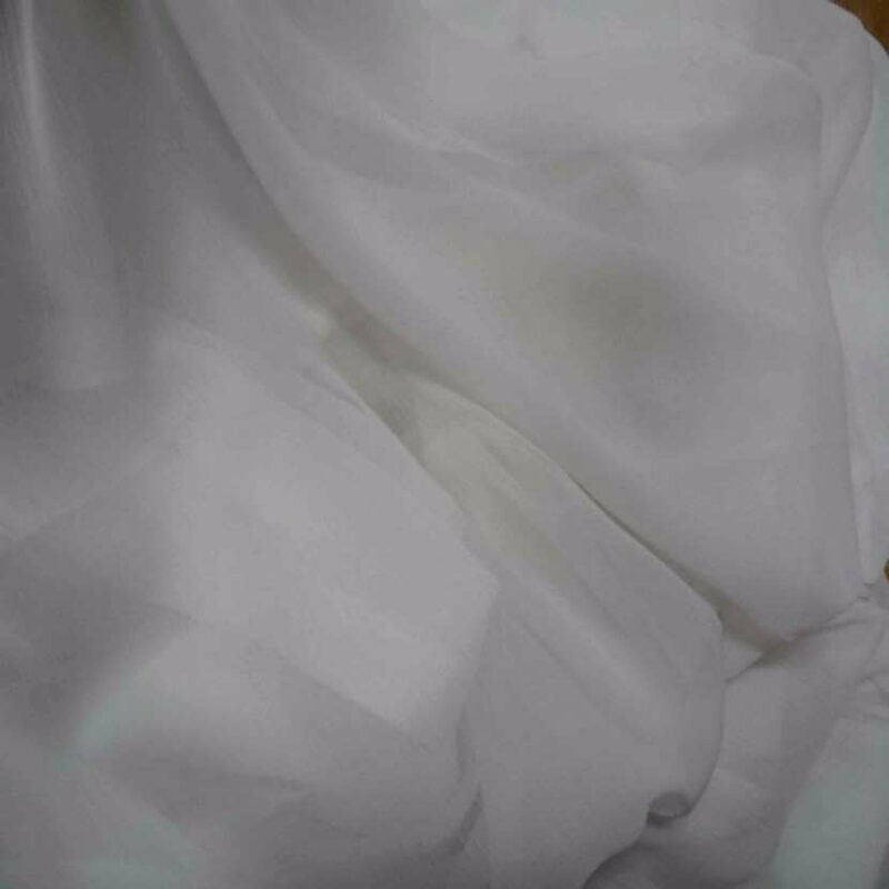mousseline crepon ne blanche en polyester02 Mousseline crépon né blanche en polyester