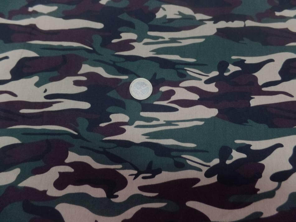 Popeline coton imprimé armée camouflage ton vert