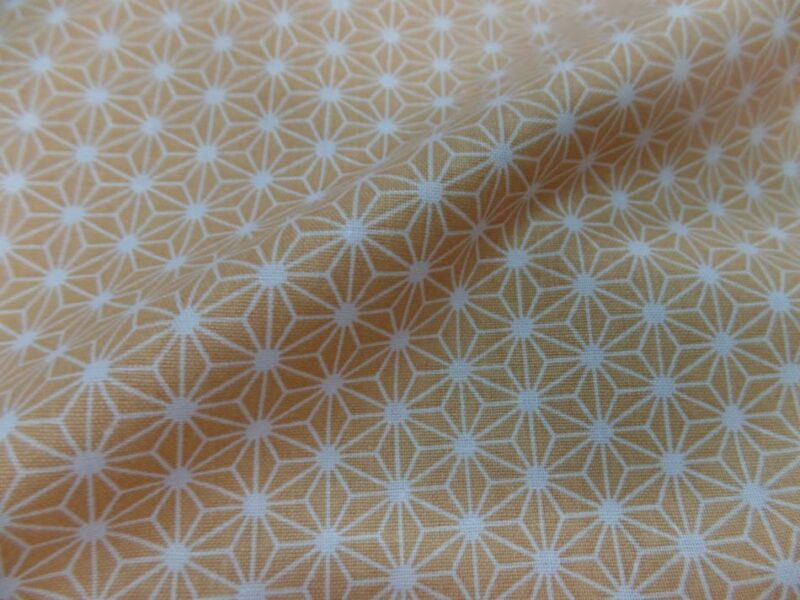 tissu coton 100 cretonne imprime geometrique jaune safran et blanc en 1.45m de l Tissu coton 100% imprimé géométrique