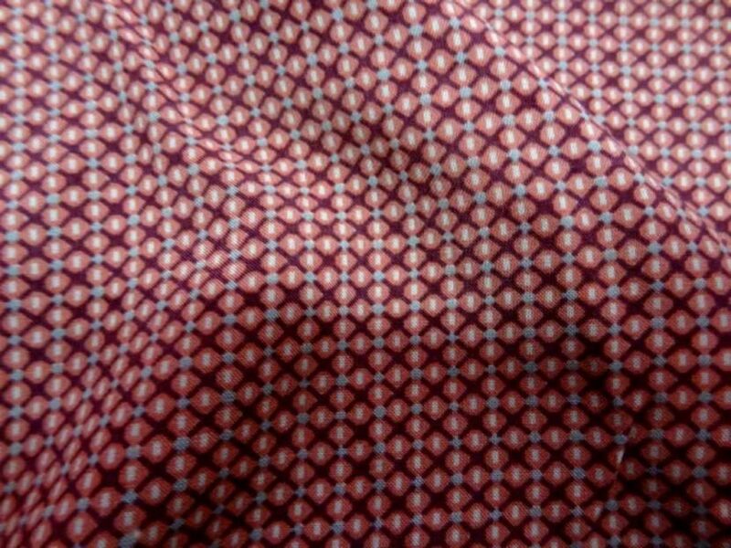 viscose-imprime-petit-motifs-ton-rose