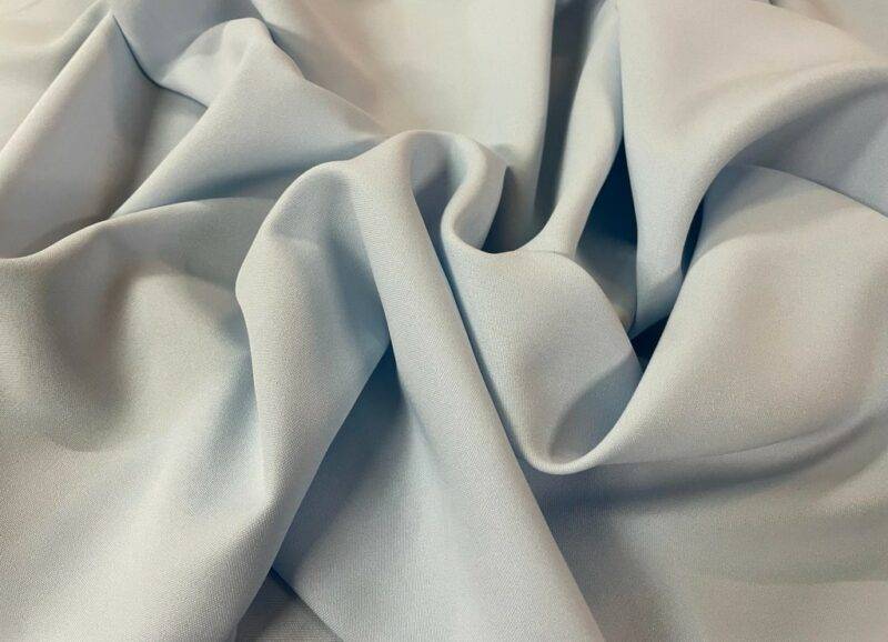 Tissu polyester infroissable bleu clair