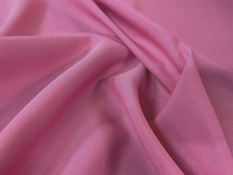 Tissu polyester infroissable rose