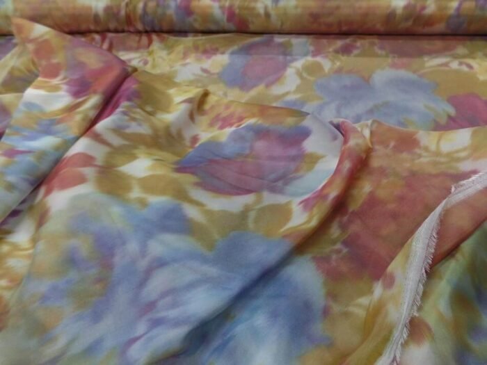 voile polyester soyeux imprime grosse fleurs ton de terre.6