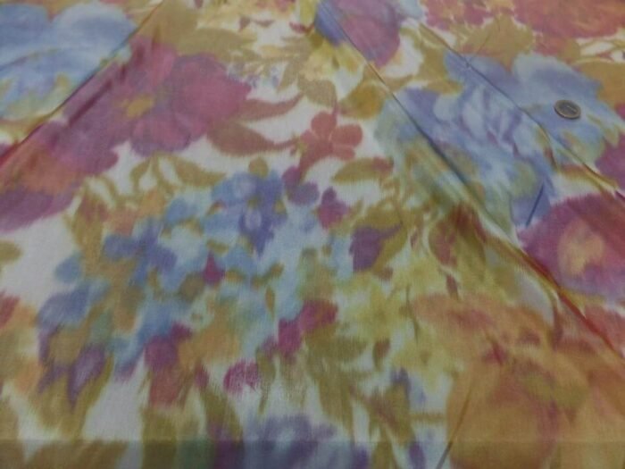 voile polyester soyeux imprime grosse fleurs ton de terre2