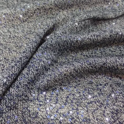 Maille gris-bleu a sequins