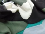 Tissus Viscose imprimé a rayures 8 cm, noir, beige, kaki, gris, vert, en 1.40 m de large