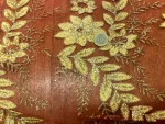 tissu Résille rouge dentelle dévorée lurex doré