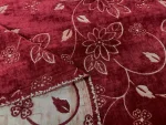 Illustration Tissu Velours double-face rouge bordeaux doré brodé fleurs