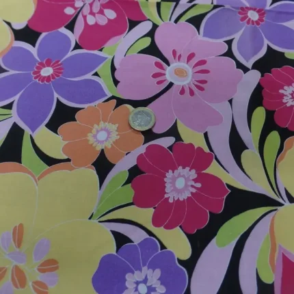 Coupon de tissu coton imprimé grosses fleurs 1.50 m sur 1.40 m de L
