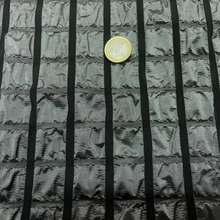 Taffetas Changeant Froissé Gris à Bandes Noires