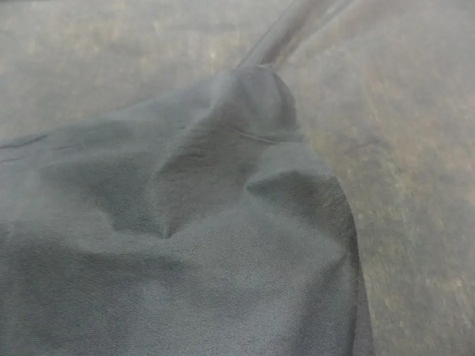 Thermocollant très fin gris non tissé : entoilage léger pour viscose, crêpe et tissus fins