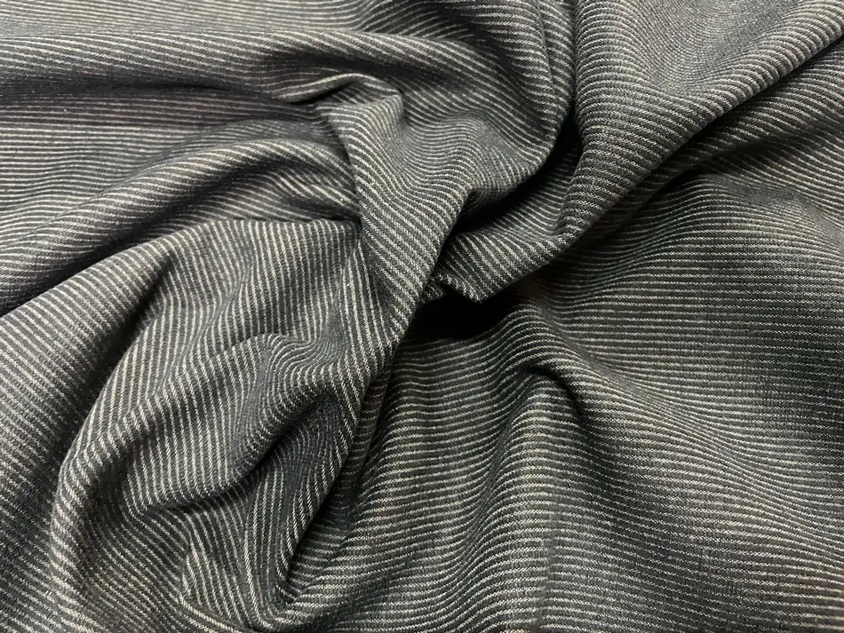Tissu style jean à côtes marron pour retoucher une veste ou un vêtement structuré