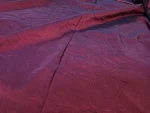 Coupon de Taffetas froissé permanent rouge reflets