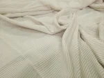 Coupon de Voile Coton Soie Écru à Fines Rayures Beige