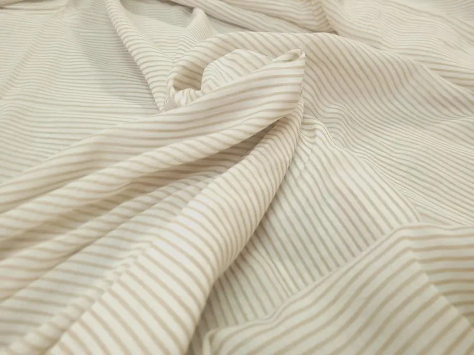 Doublure légère pour robe : coupon de voile coton soie écru à fines rayures beige, idéal pour opacité et confort