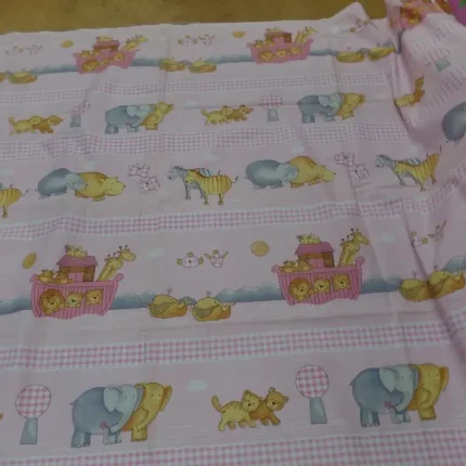 Coton rose imprimé animaux – Stoff enfantin Noah’s Ark en coton français