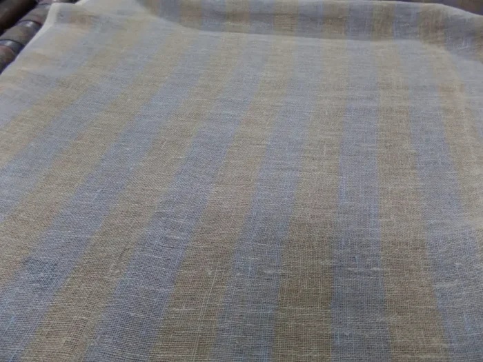 Voile de lin rayé naturel et bleu : tissu léger d’été pour blouse, robe ou chemise