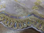 Résille dentelle dorée et métal festonnée