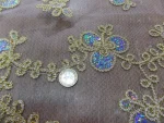Résille dentelle dorée et métal festonnée