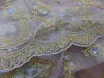 Résille dentelle dorée et métal festonnée