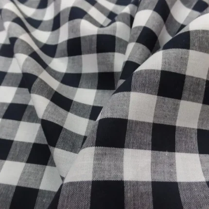 Tissu vichy bleu nuit et blanc – carreaux 17 mm, coton léger 130 g m²