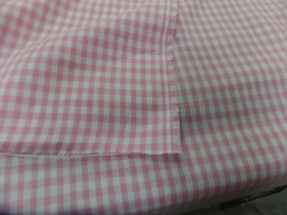 tissu vichy rose pour moderniser une robe classique