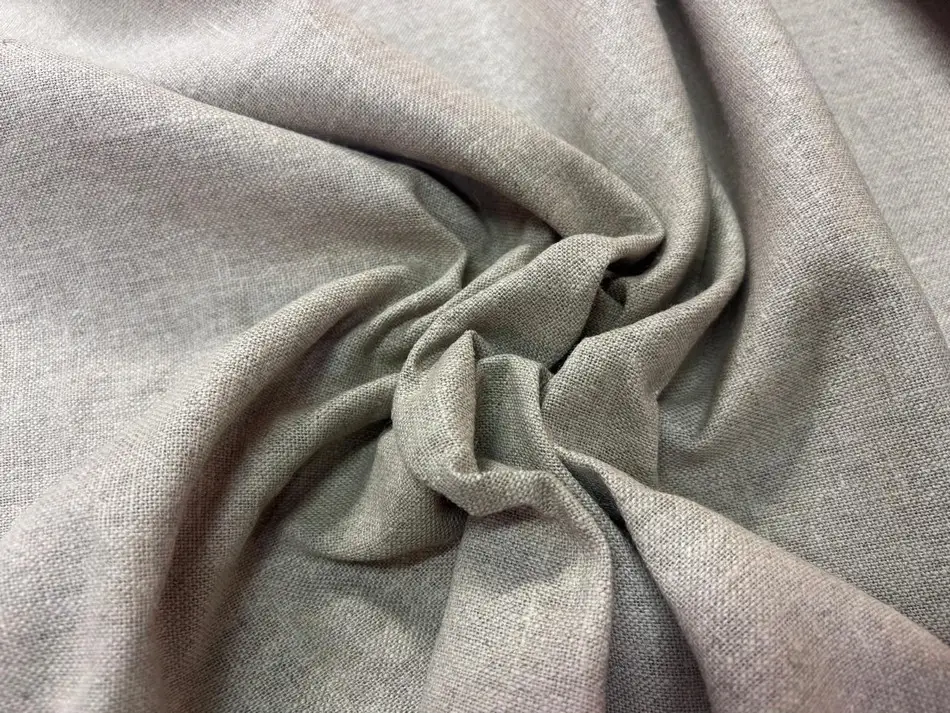Toile de lin calandrée pour nappe élégante et résistante aux taches