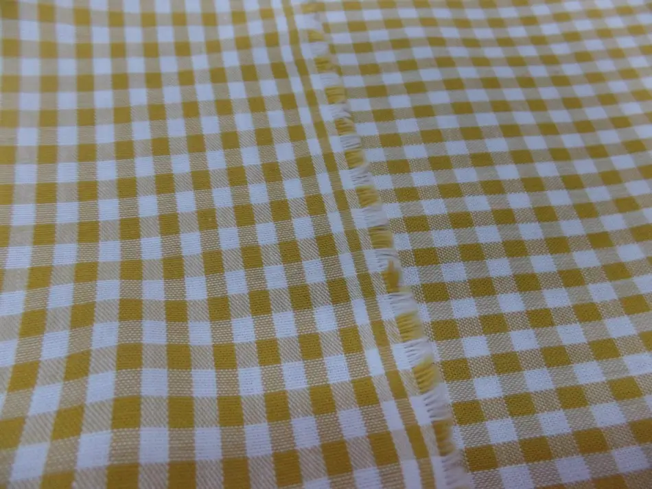 Vichy coton jaune safran et blanc